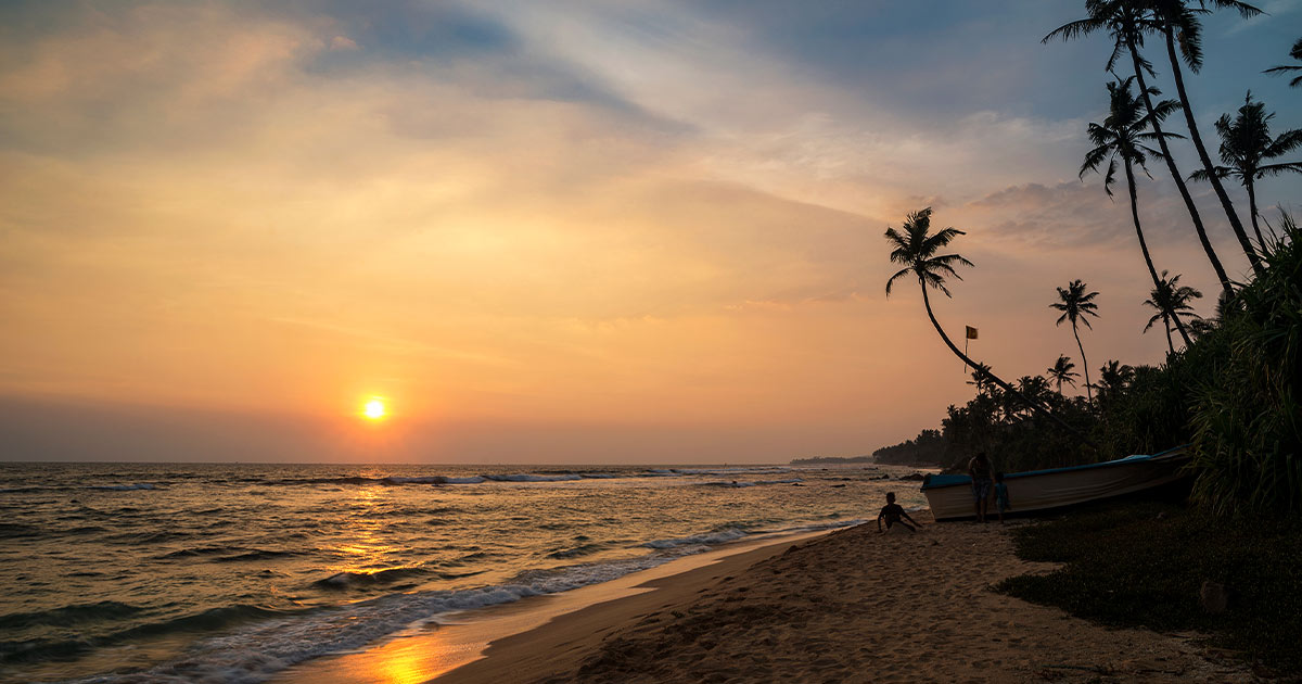 https://www.honeymoonguidesrilanka.com/wp-content/uploads/2024/10/Sunrise-to-Sunset-in-Mirissa-1200x630-1.jpg