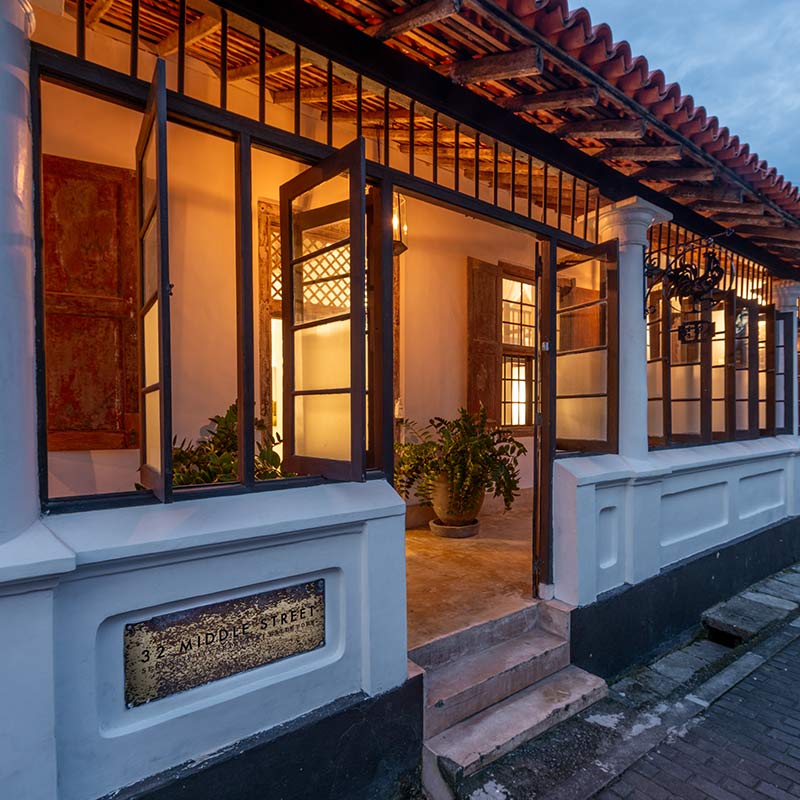 32-Middle-Street-in-Galle 800x800