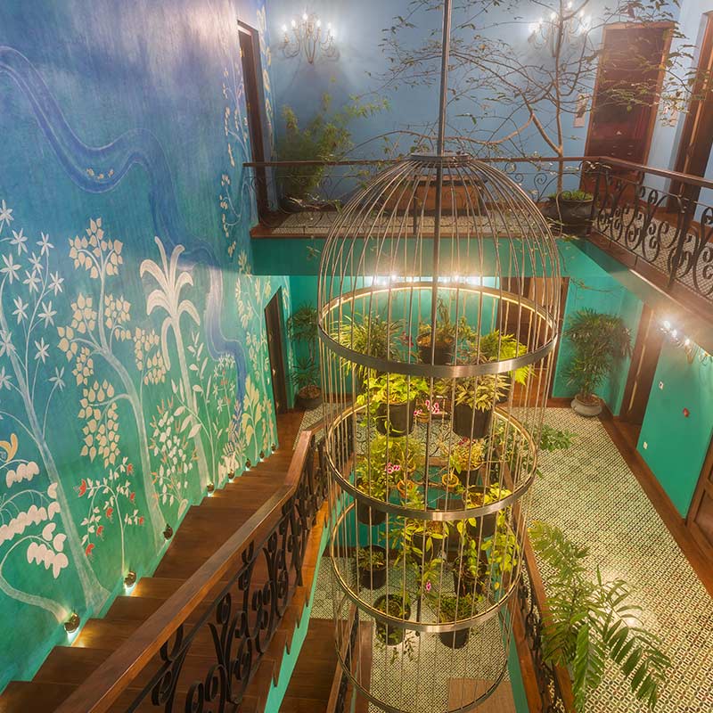 Staircase-and-interior-800x800