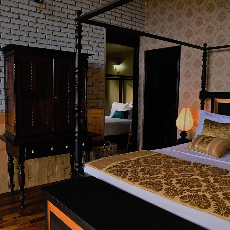 The-Capoe-House-Deluxe-Mountain-View-Room-800x800